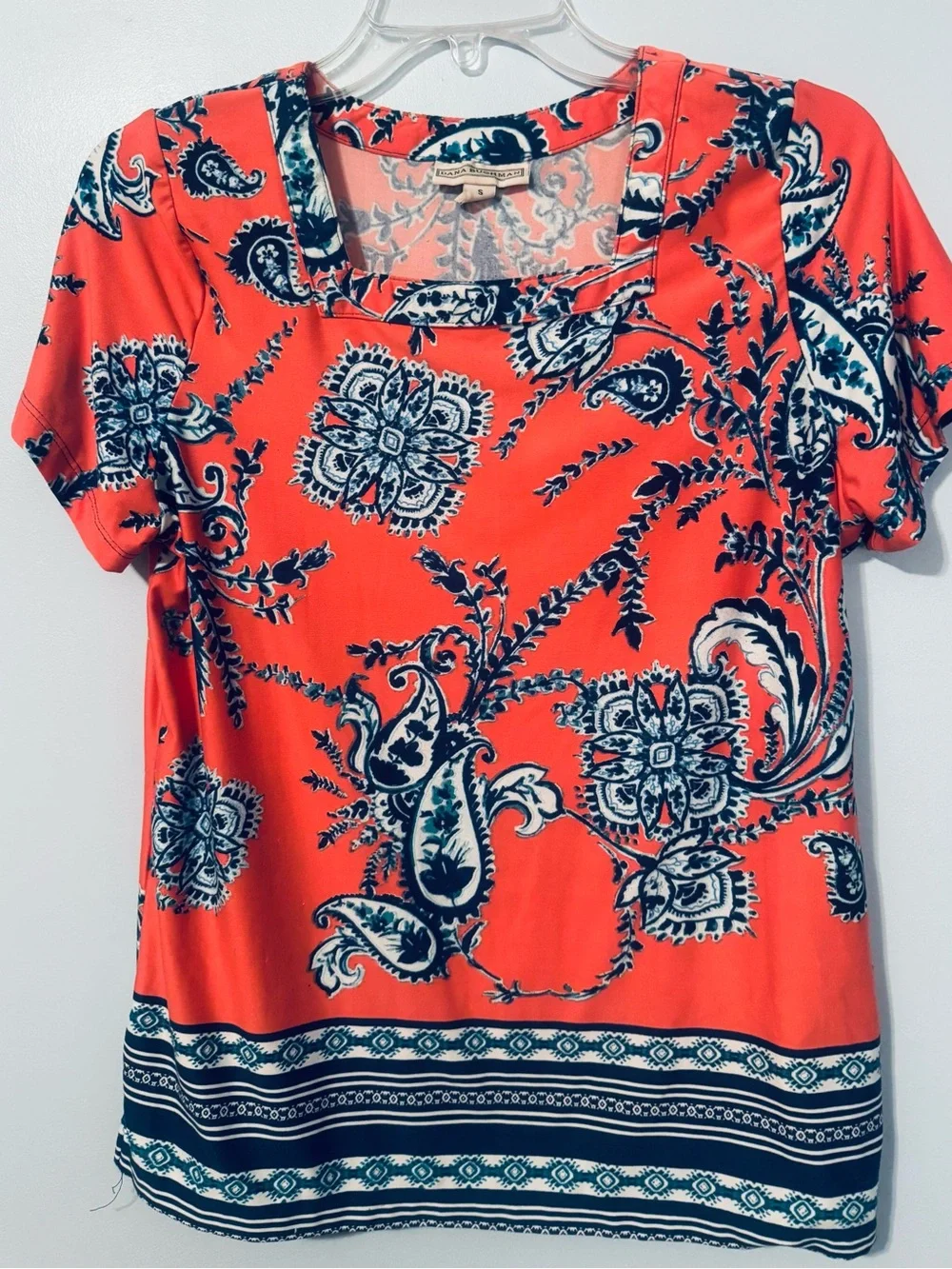 Dana Buchman Coral Paisley Short Sleeve Top with Navy Accents